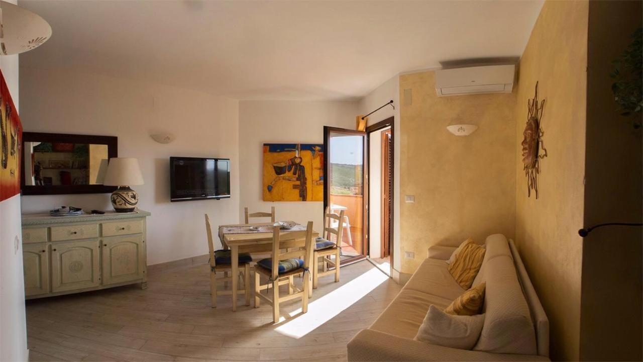 Appartamento Due Passi Dal Mare - La Marmorata Santa Teresa Gallura Exterior photo