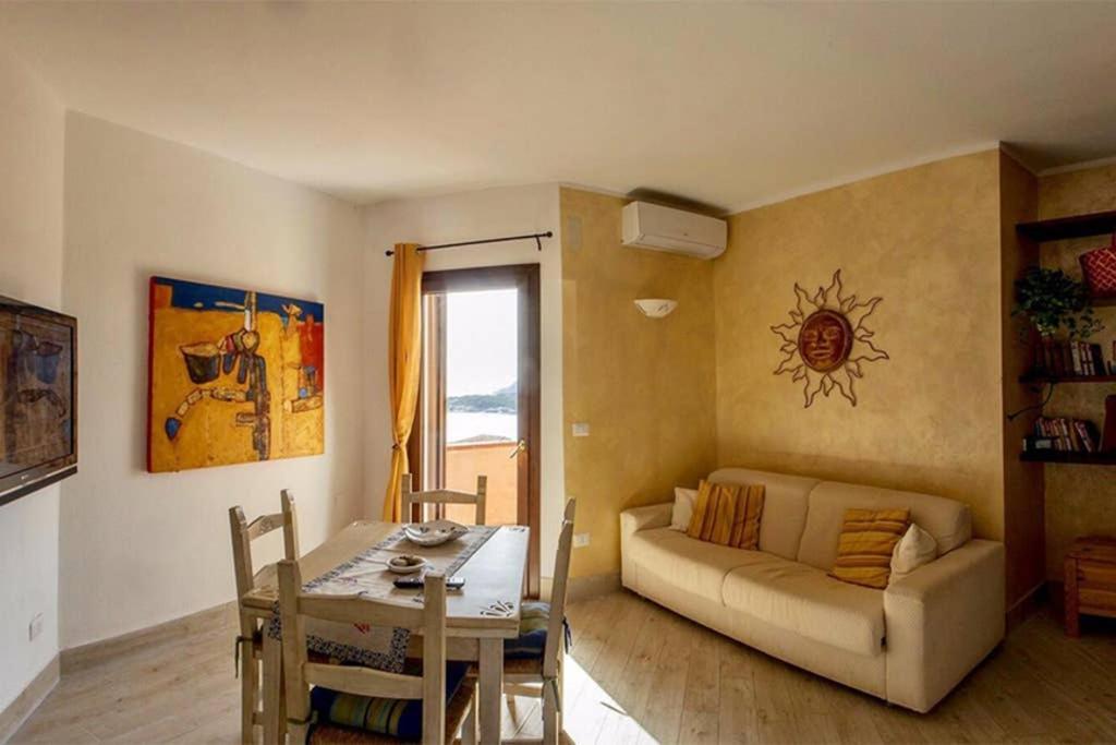 Appartamento Due Passi Dal Mare - La Marmorata Santa Teresa Gallura Exterior photo